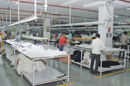 Amongst the most striking changes on the shopfloor following conclusion of the Lean program, is the online finishing layout which has made it possible for Dimple Creations to pack garments within three hours after being sewn