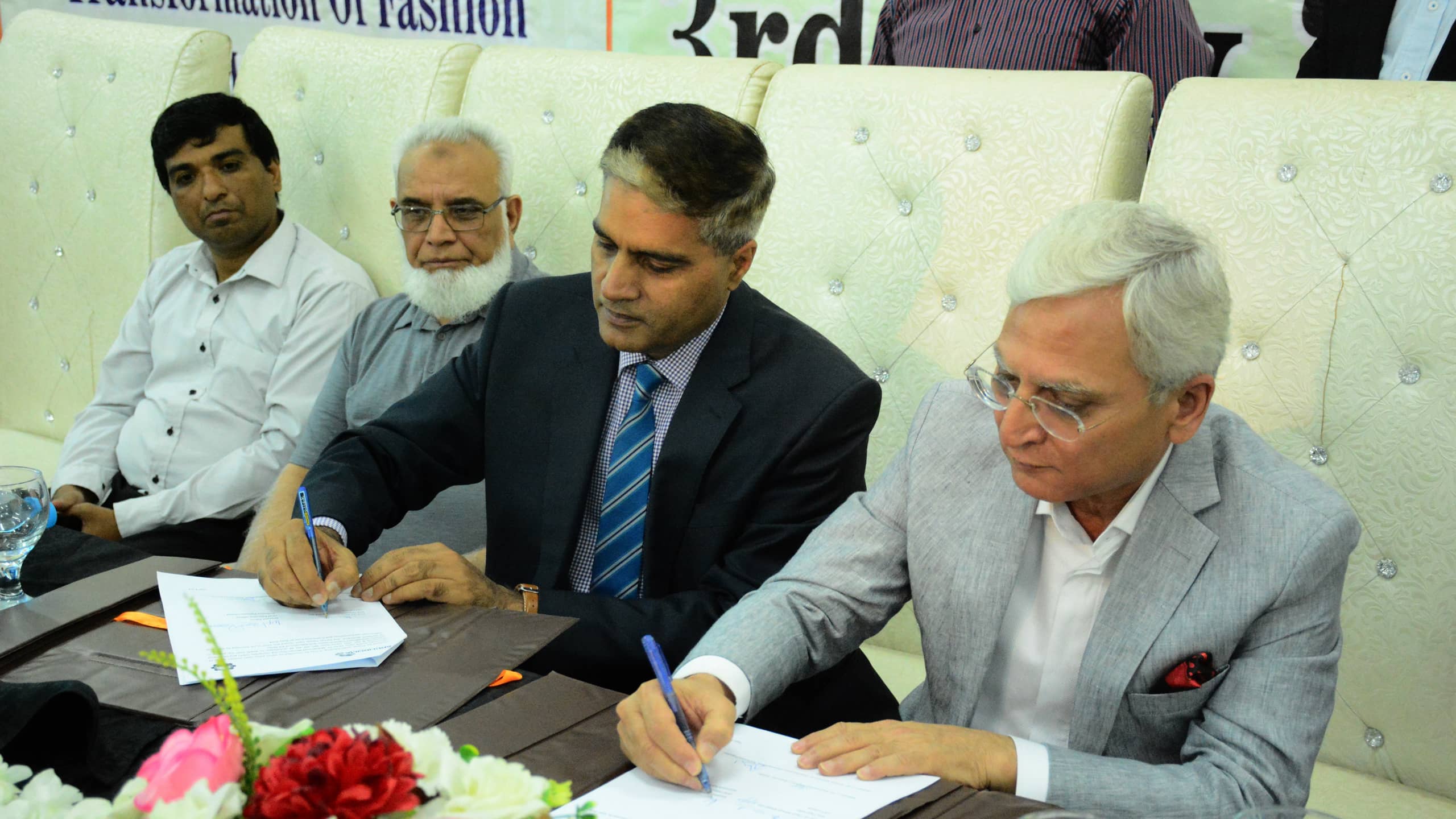 Mou Signing
