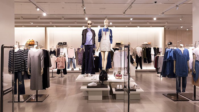 Ascena Retail Group sees rise in comparable sales in Q2 plans to