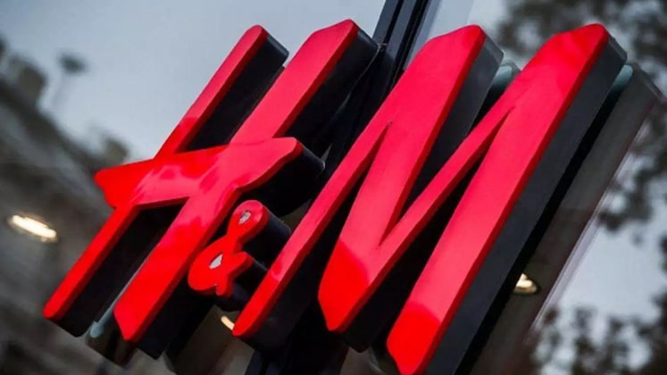 H&M store sign