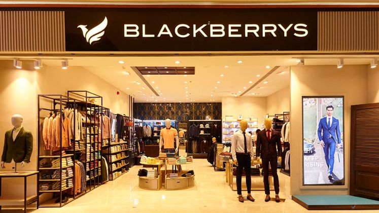 Blackberry clothes shop store near me