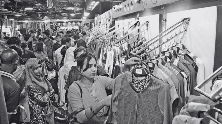 Clothing sales on Eid yet not to pick up steam
