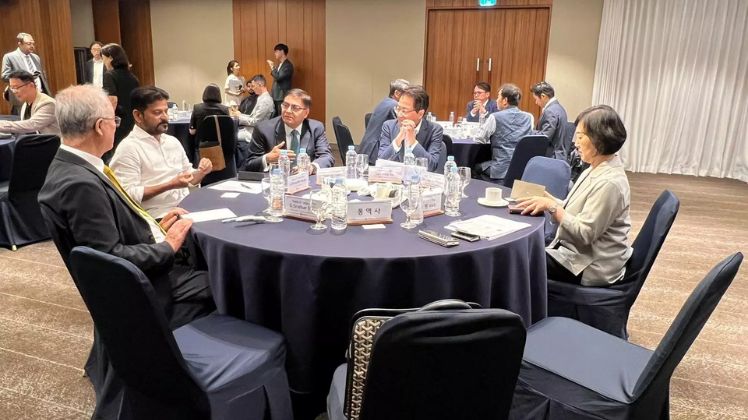 Telangana CM pitches Warangal Textile Park to Korean investors