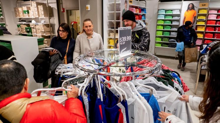 New customers make up 64 per cent of US Black Friday purchases, says report | Apparel Industry News