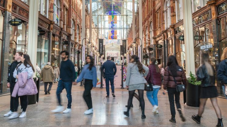 UK retail sales see jump despite apparel, footwear declining