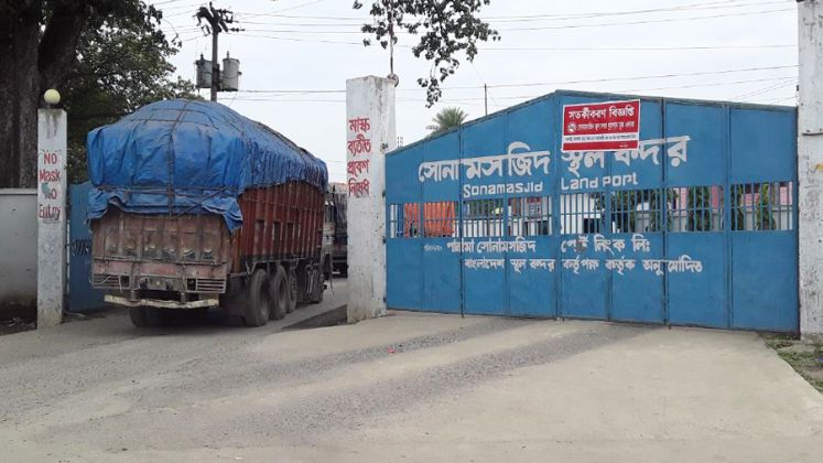 Trade activities resume at Hili and Sonamasjid land ports after two-day shutdown