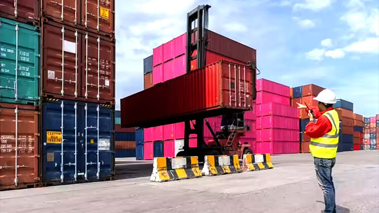 Bangladesh Exporters Alarmed by India’s New Export Support Push