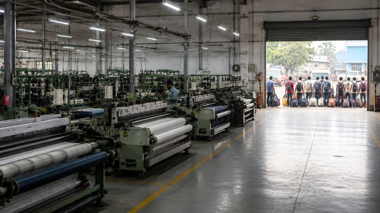 Election-Linked Labour Migration Costs Gujarat Textile Sector US $125 Million, Says Industry